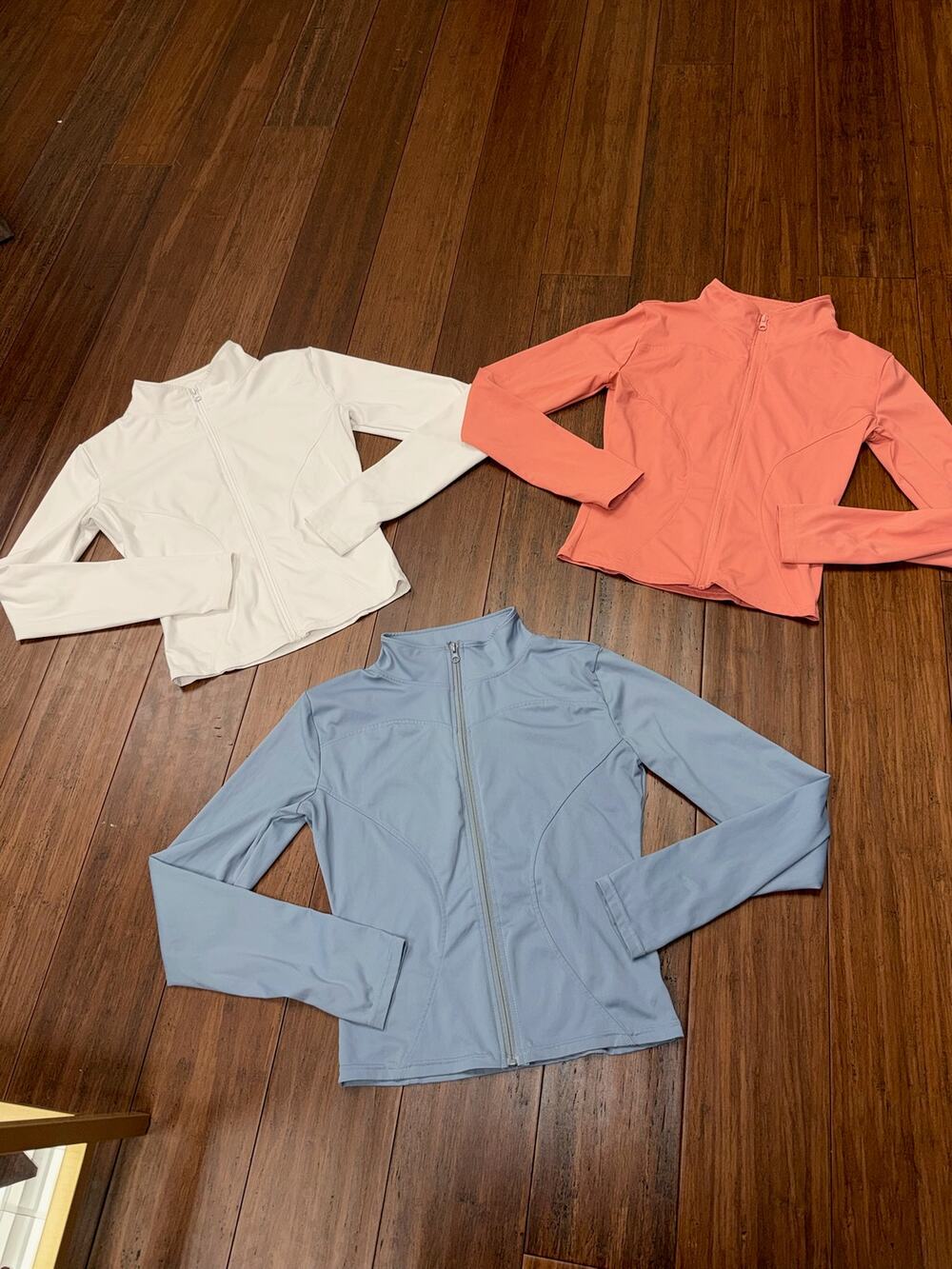 lightweight, slim-fit, full-zip athletic jackets BBL jackets LOT Medium